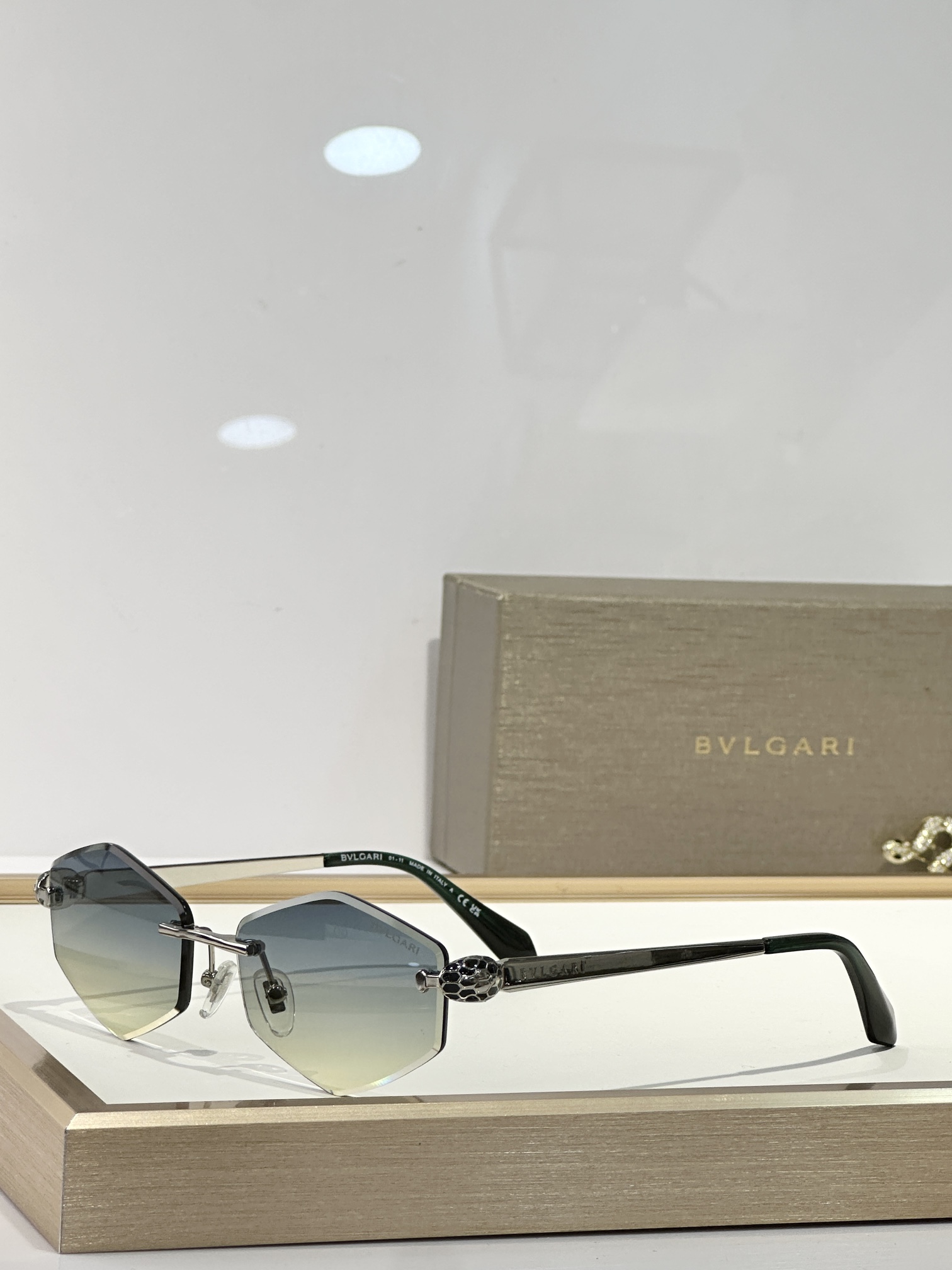  BVLGARI
MOD：BV40076I
Size：57口15 140
