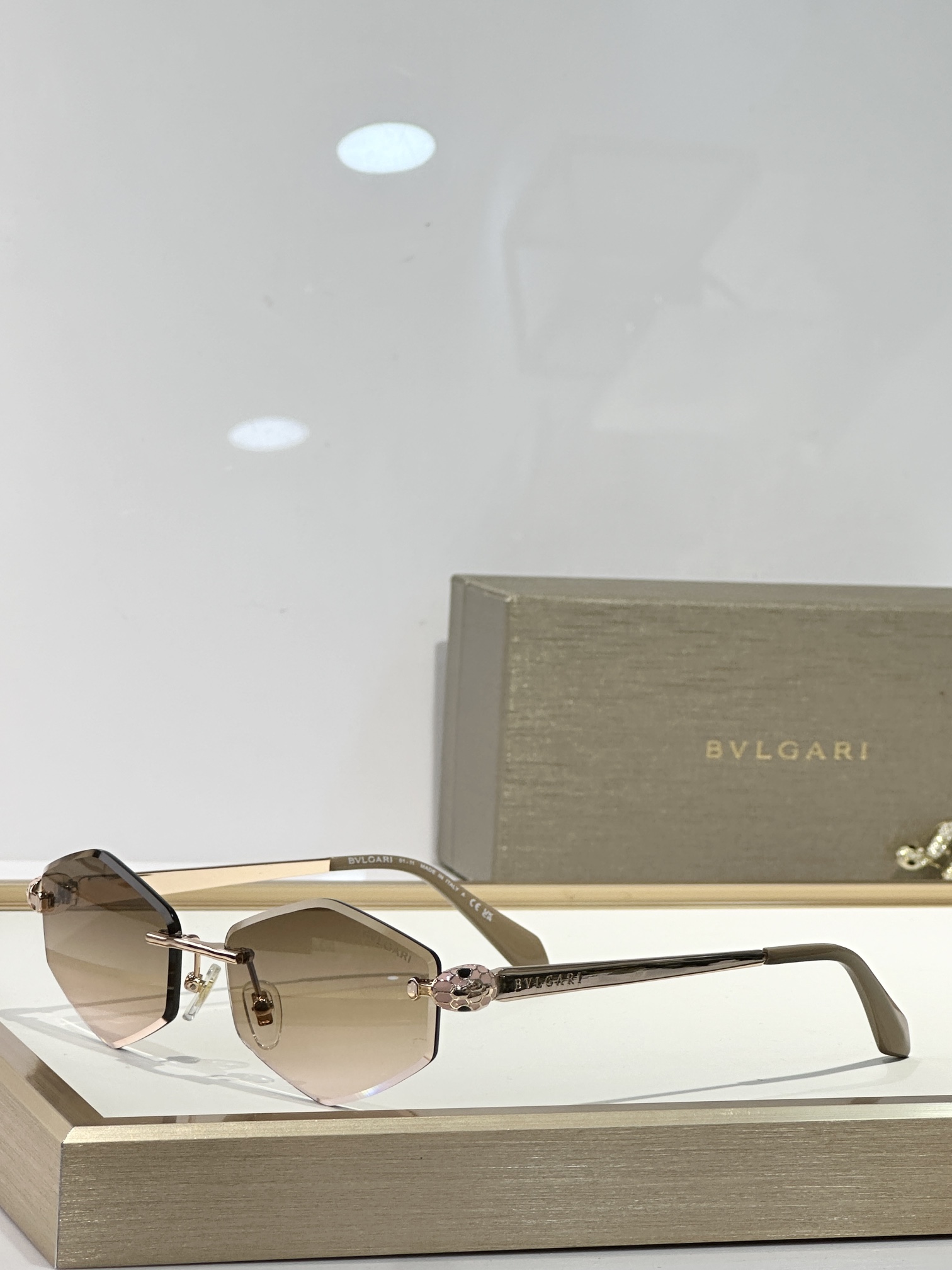  BVLGARI
MOD：BV40076I
Size：57口15 140
