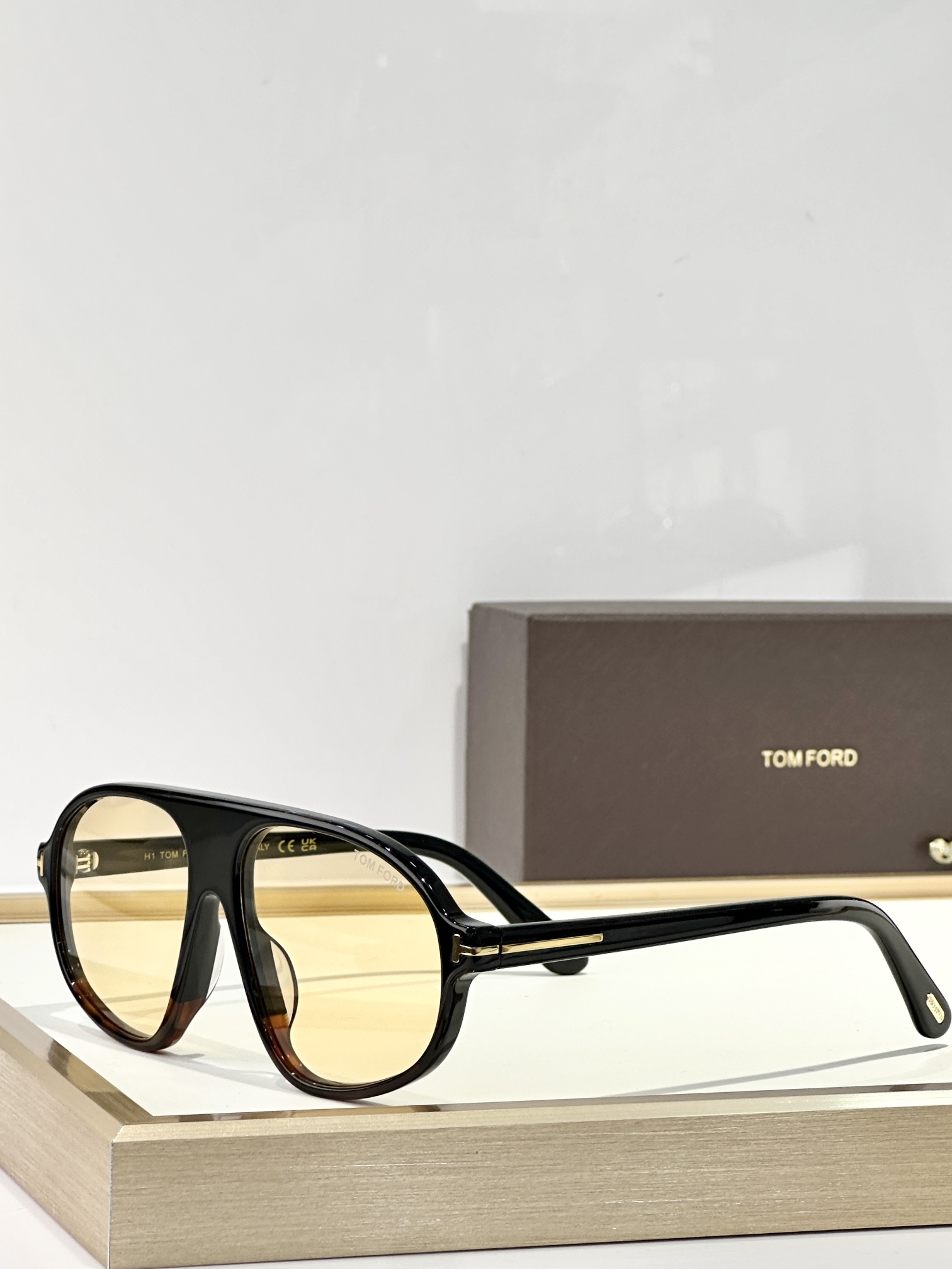 TOM FORD
MOD：FT1178
Size：58口16 145

