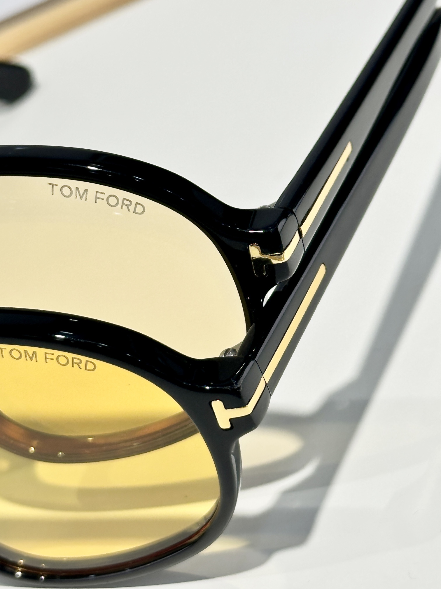 TOM FORD
MOD：FT1178
Size：58口16 145

