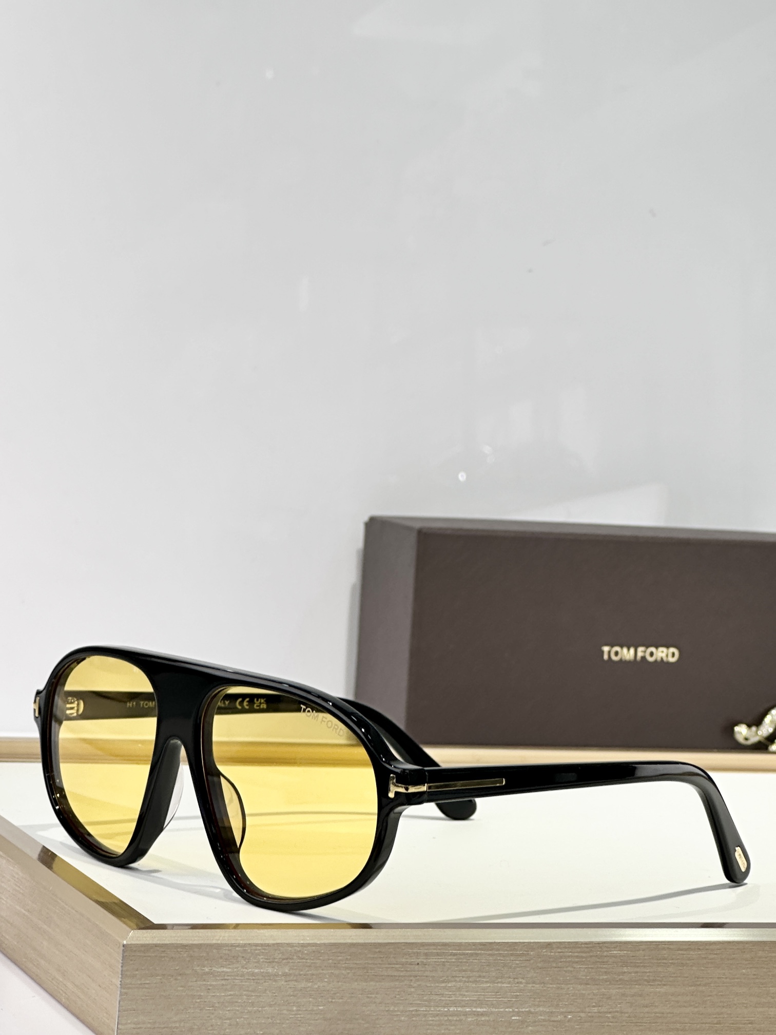 TOM FORD
MOD：FT1178
Size：58口16 145

