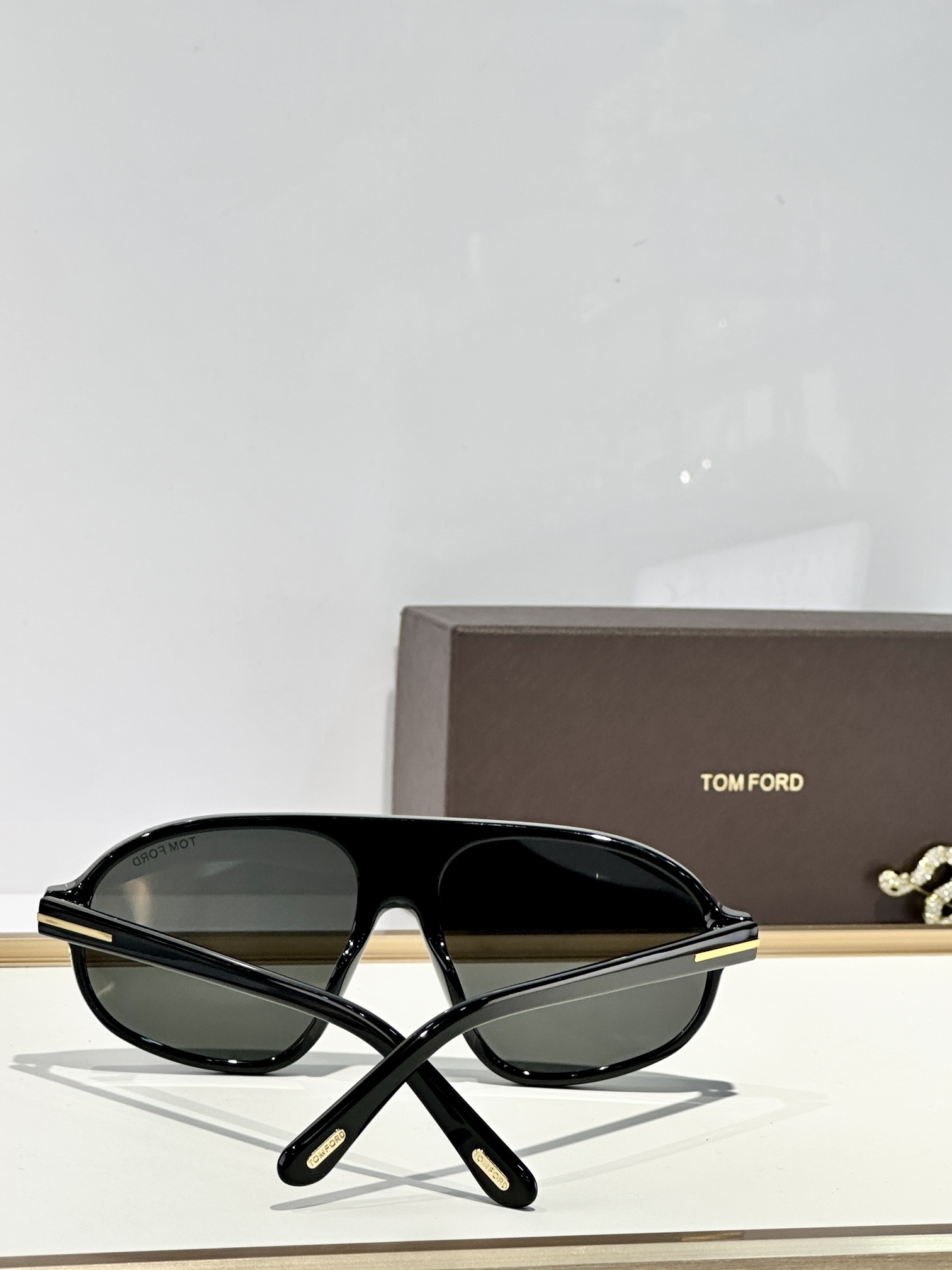 TOM FORD
MOD：FT1178
Size：58口16 145

