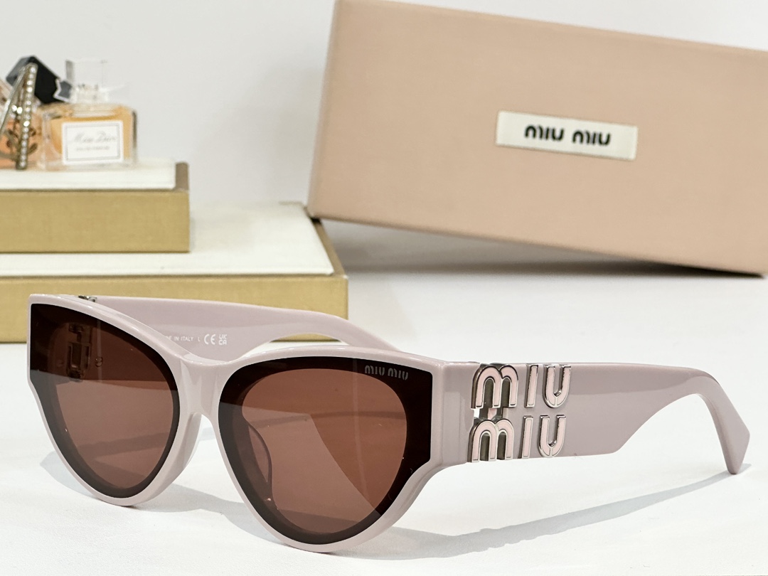  MIU MI*
MOD：SUM082Z
Size：52口21 135
