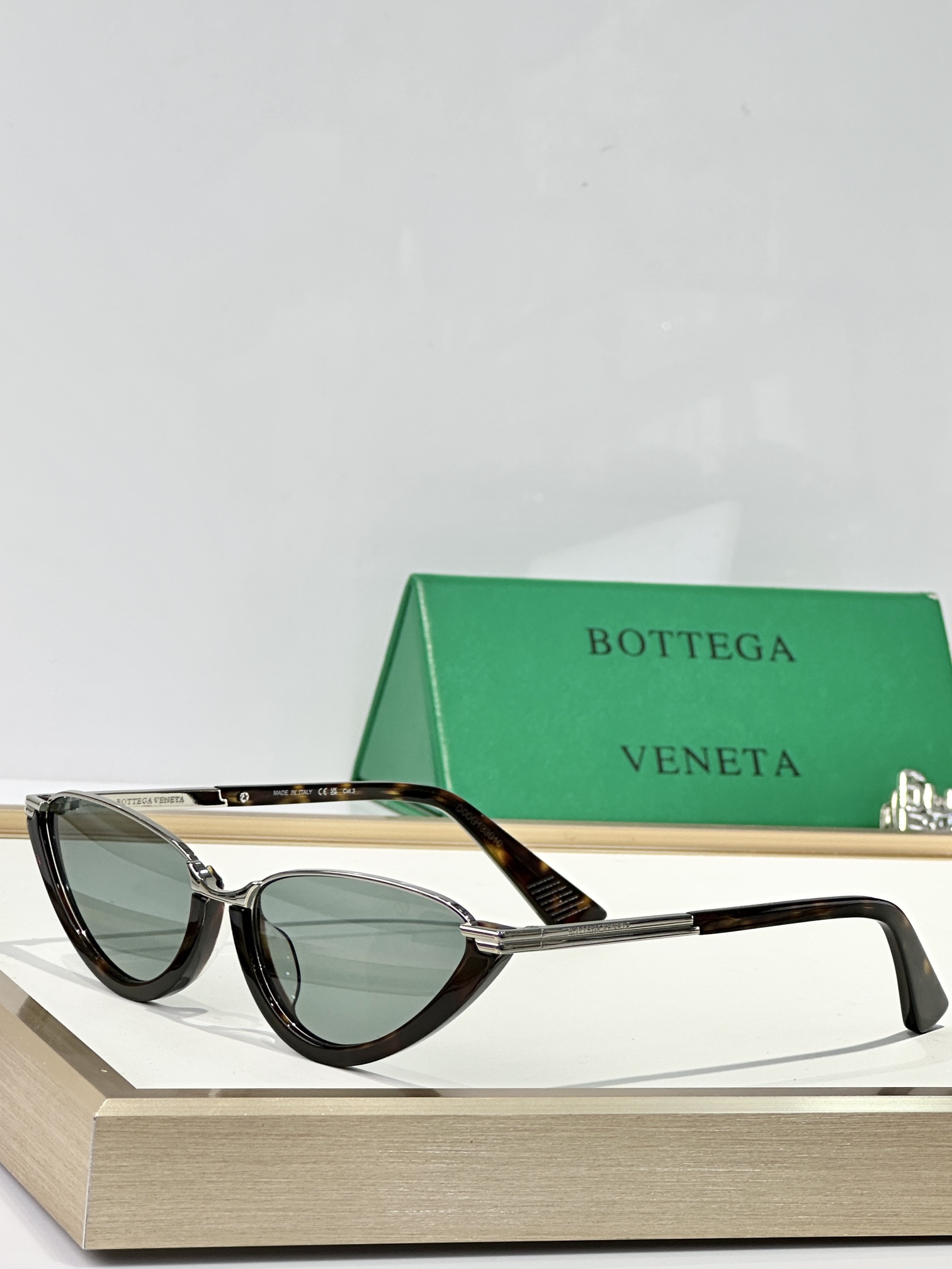  BOTTEGA VENETA 
MOD：BV1346S
size：56口17-145
