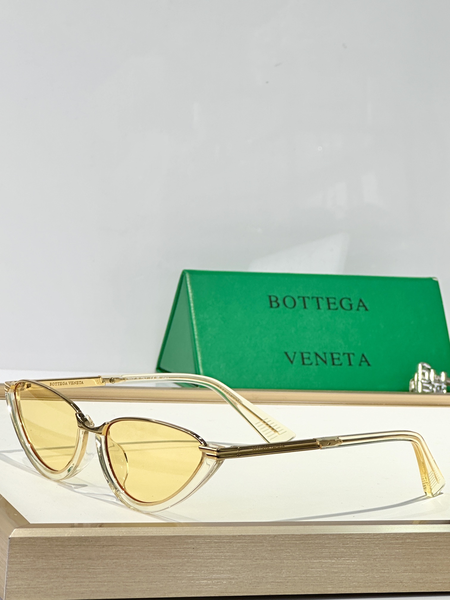  BOTTEGA VENETA 
MOD：BV1346S
size：56口17-145
