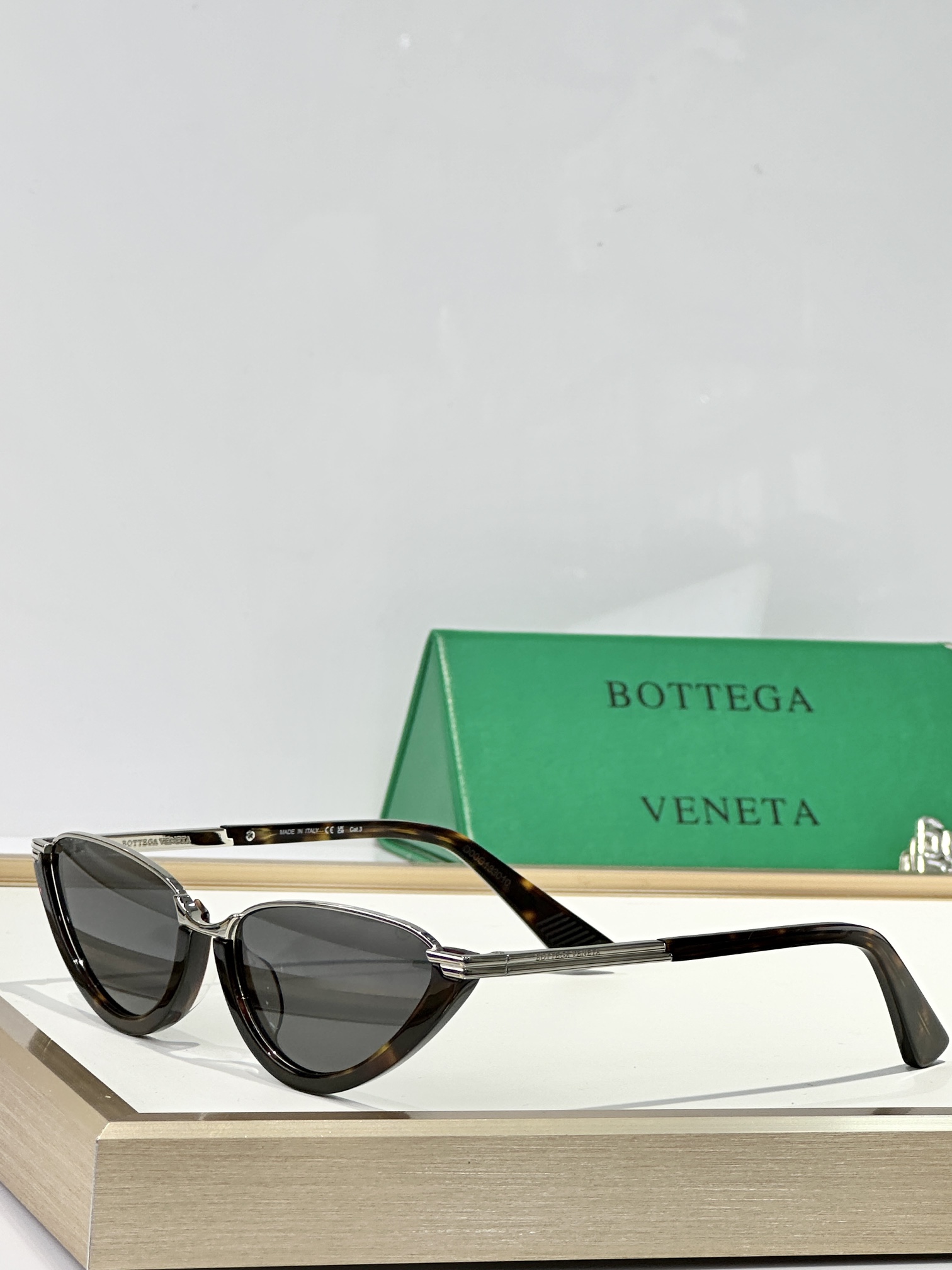  BOTTEGA VENETA 
MOD：BV1346S
size：56口17-145
