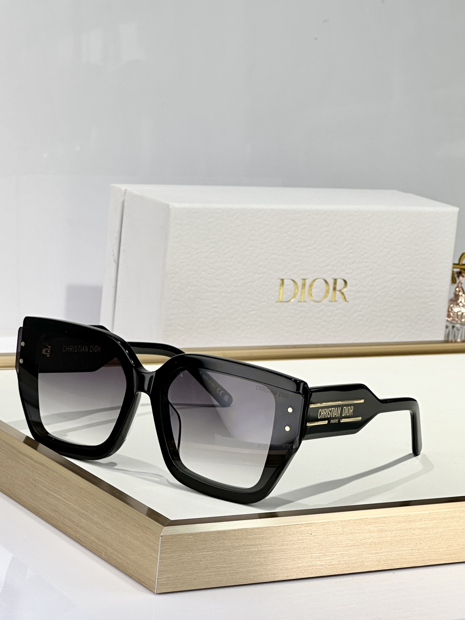  DIOR
MOD：DiorSignatureS14F
Size：66口16 140
