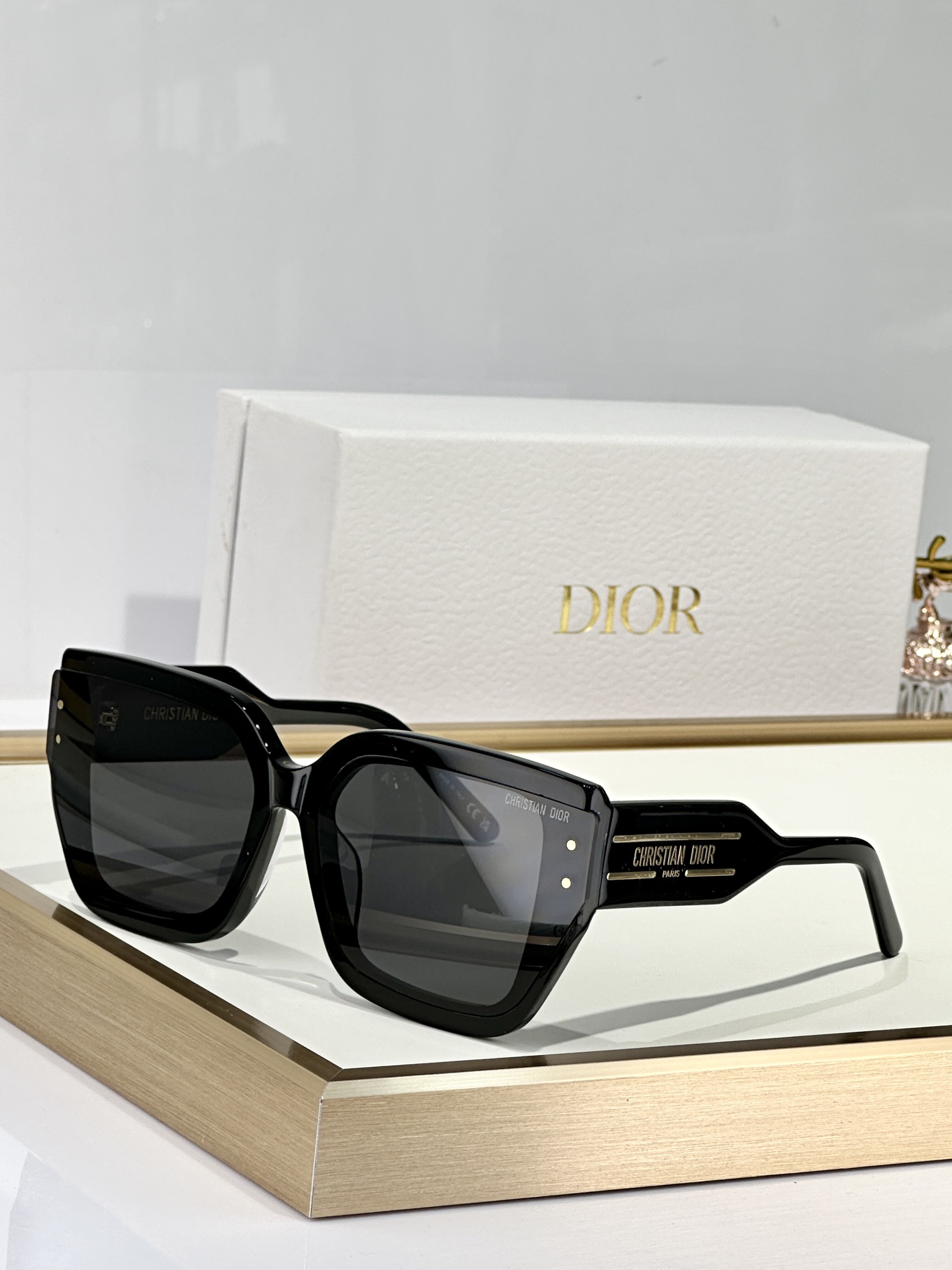  DIOR
MOD：DiorSignatureS14F
Size：66口16 140
