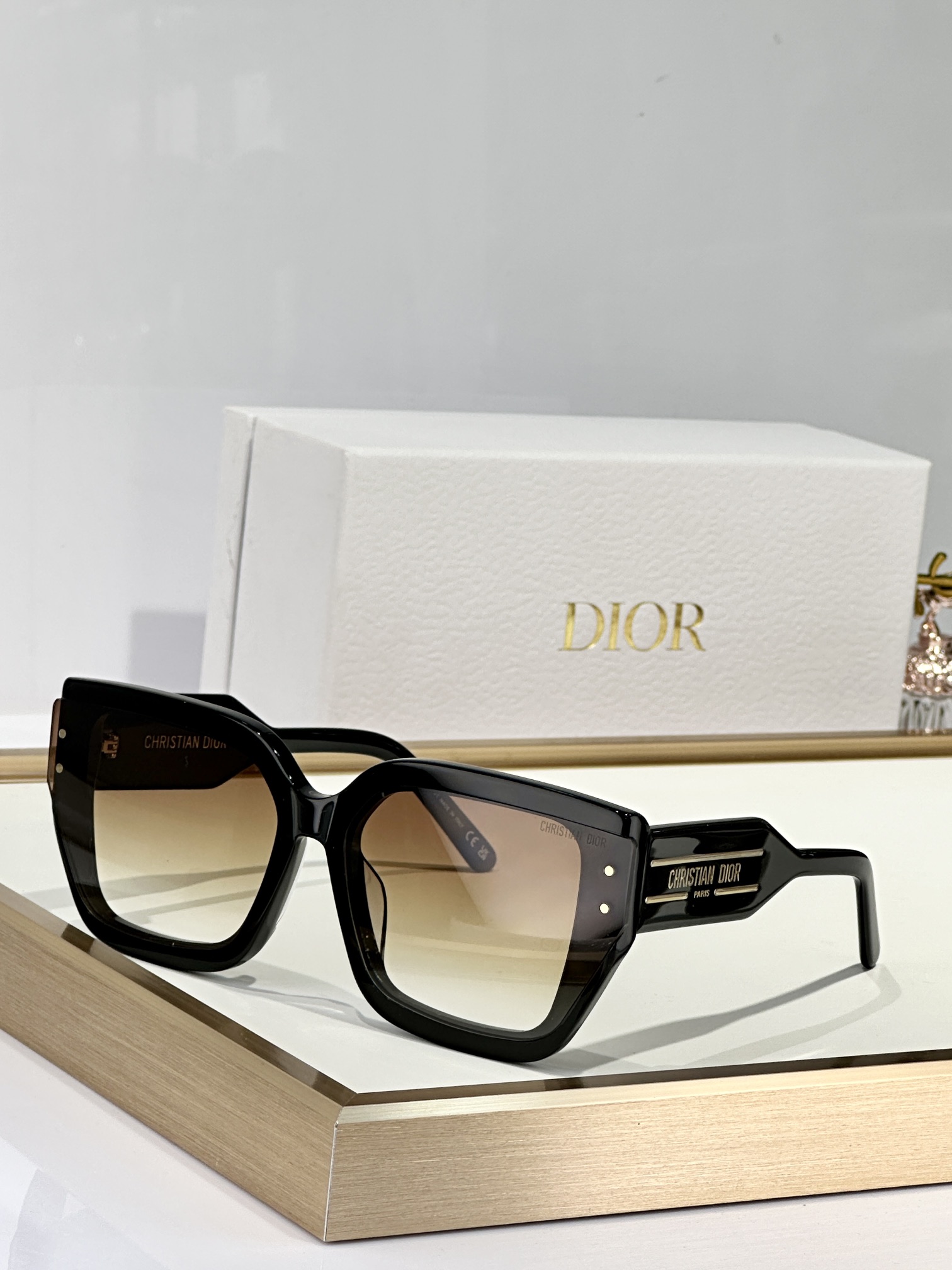  DIOR
MOD：DiorSignatureS14F
Size：66口16 140
