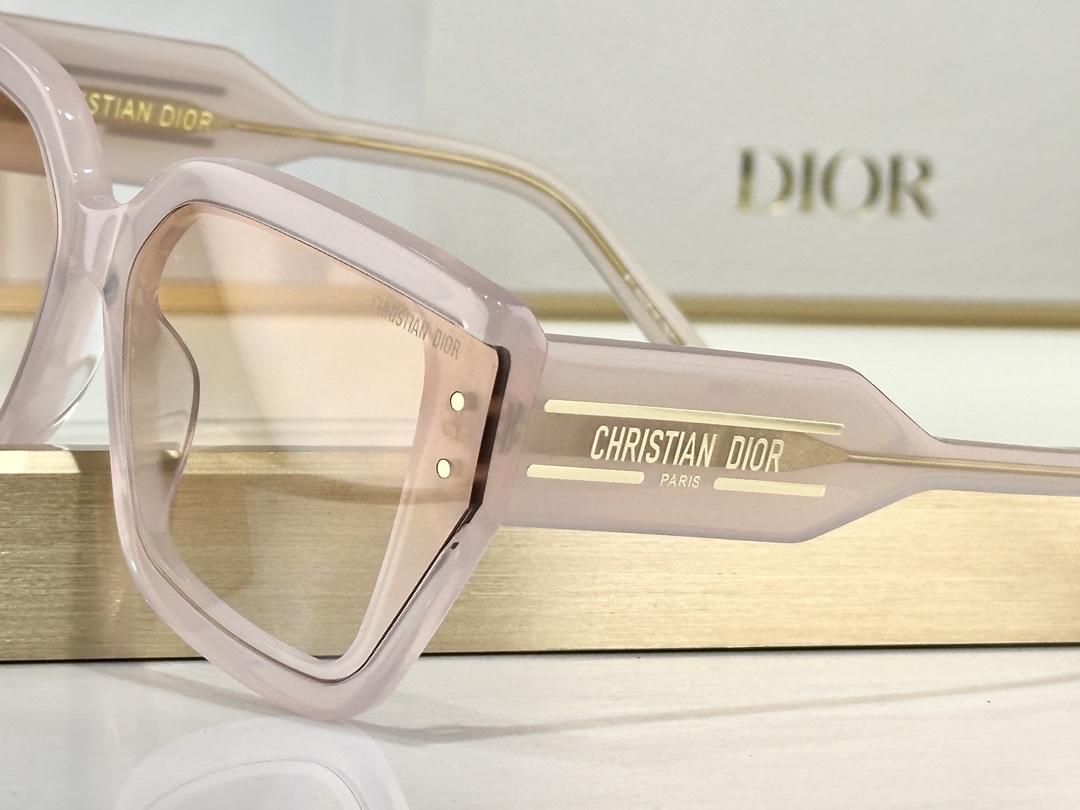  DIOR
MOD：DiorSignatureS14F
Size：66口16 140
