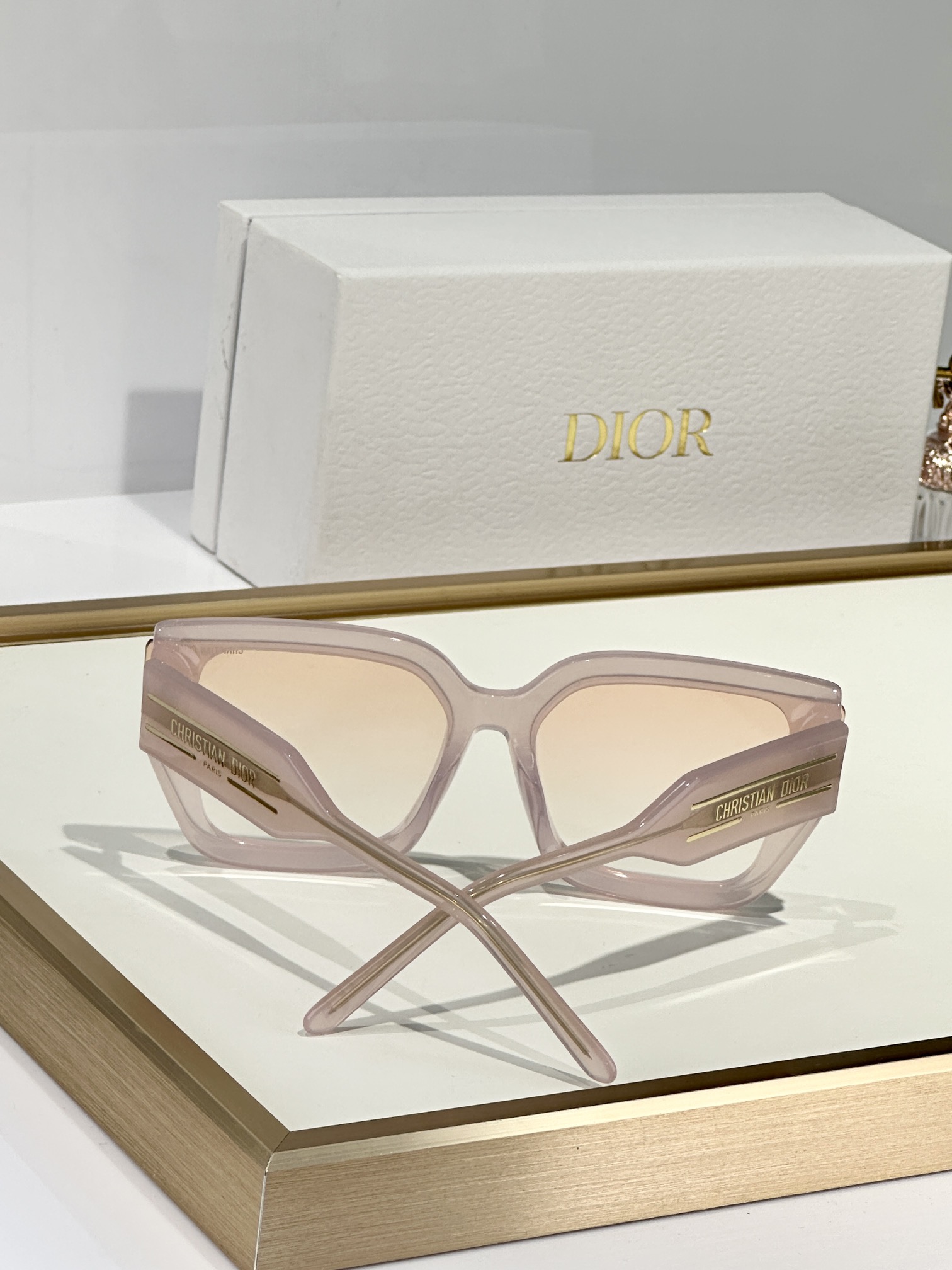  DIOR
MOD：DiorSignatureS14F
Size：66口16 140
