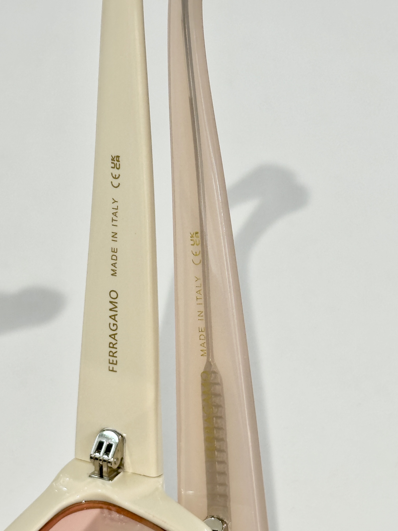  Ferragamo
MODEL：SF2006
SIZE：53口23-145
