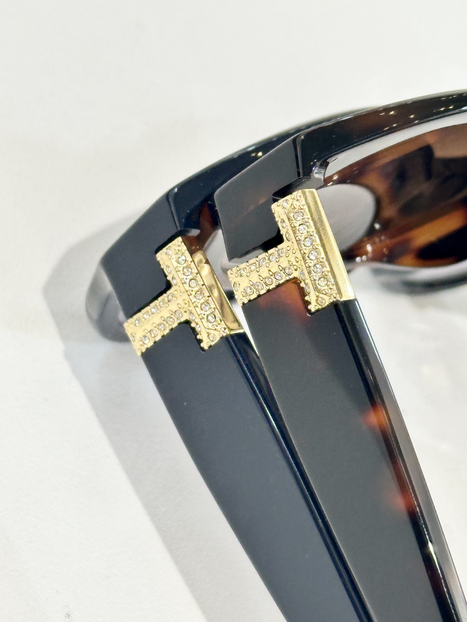 Tiffany&Co.
Mod：TF4227
Size：53-19-140
