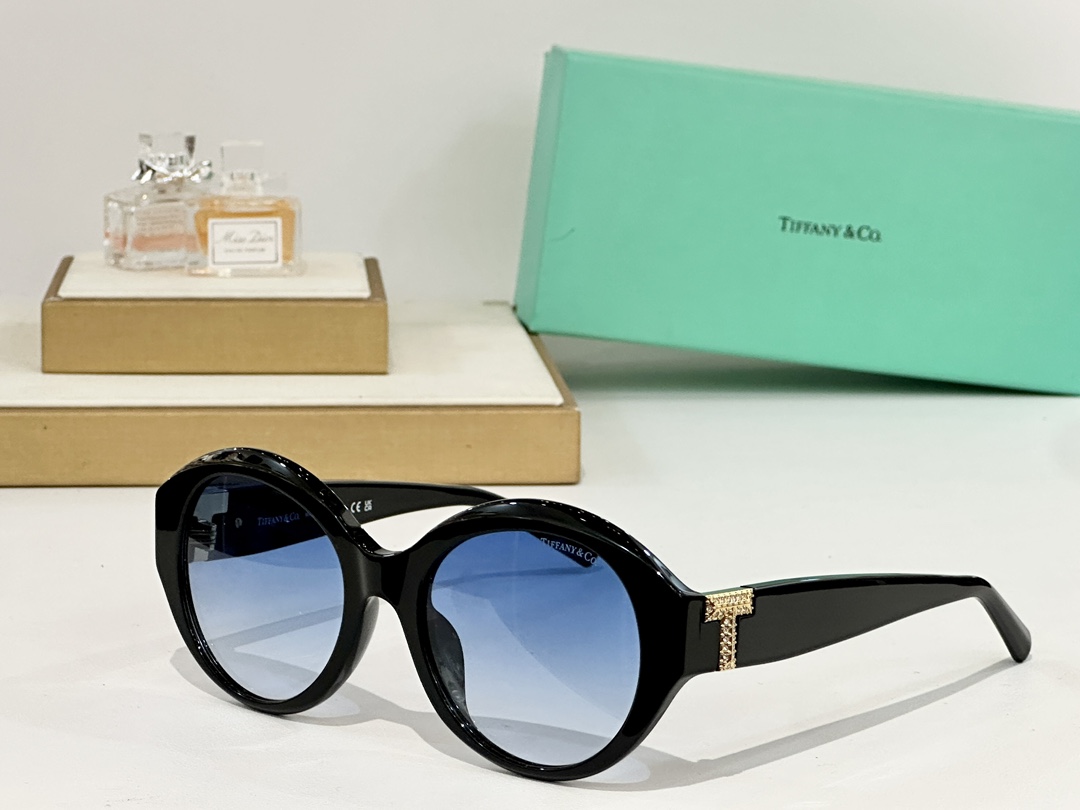  Tiffany&Co.
Mod：TF4227
Size：53-19-140
