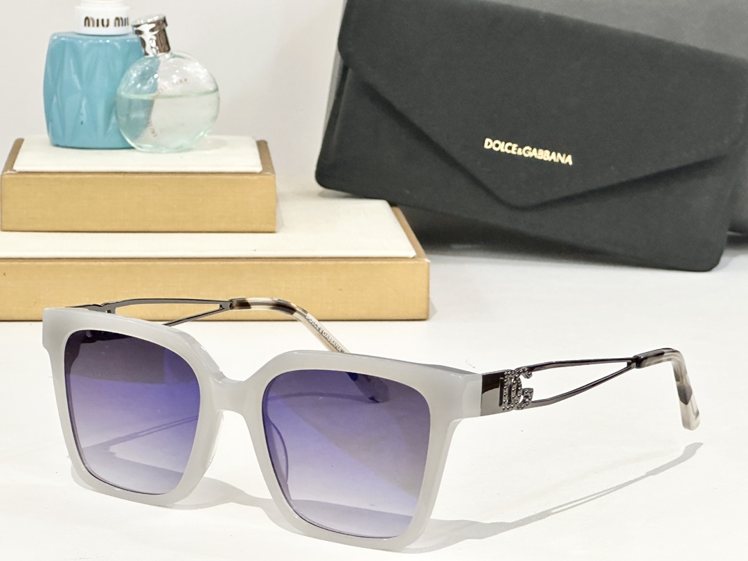  DOLCE & GABBAN*
MODEL：DG 3376B
SIZE：51口18-145
