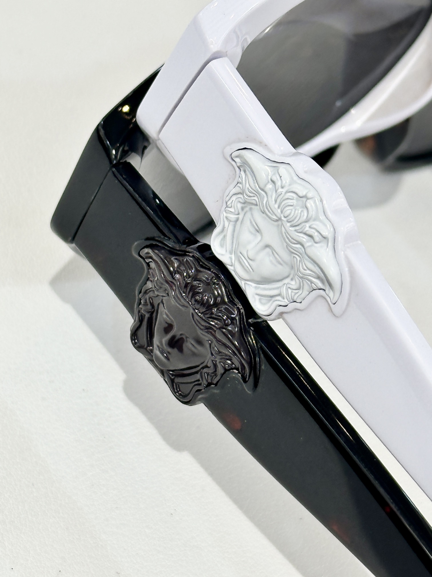  VERSACE
MOD：4005U
Size：49口18 130
