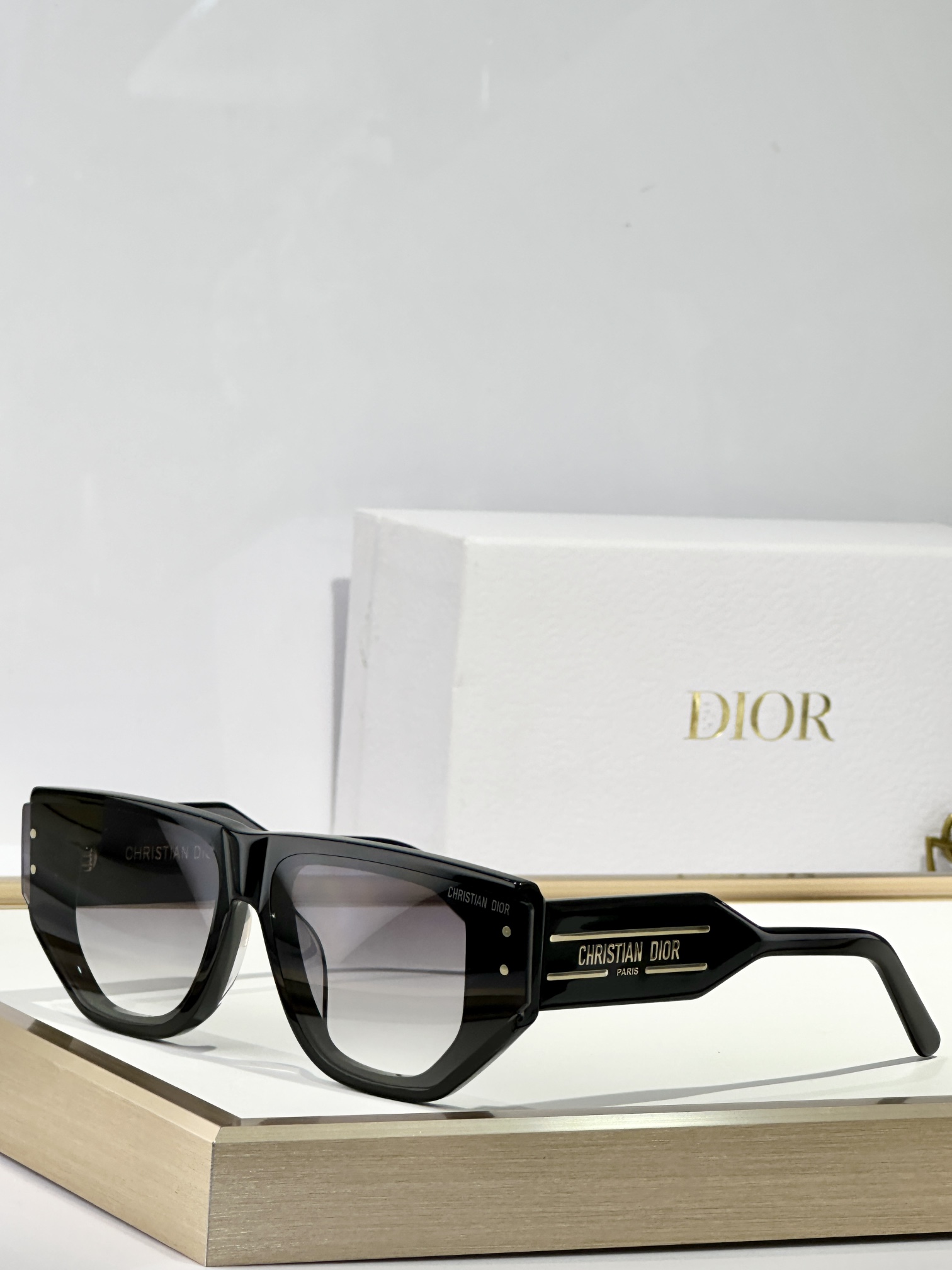 DIO*OVERSIZED MOD：DiorSignature S15FSize：66口13-140