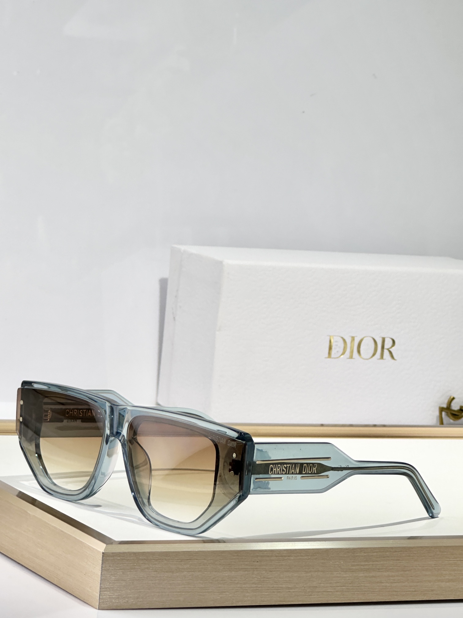 DIO*OVERSIZED MOD：DiorSignature S15FSize：66口13-140