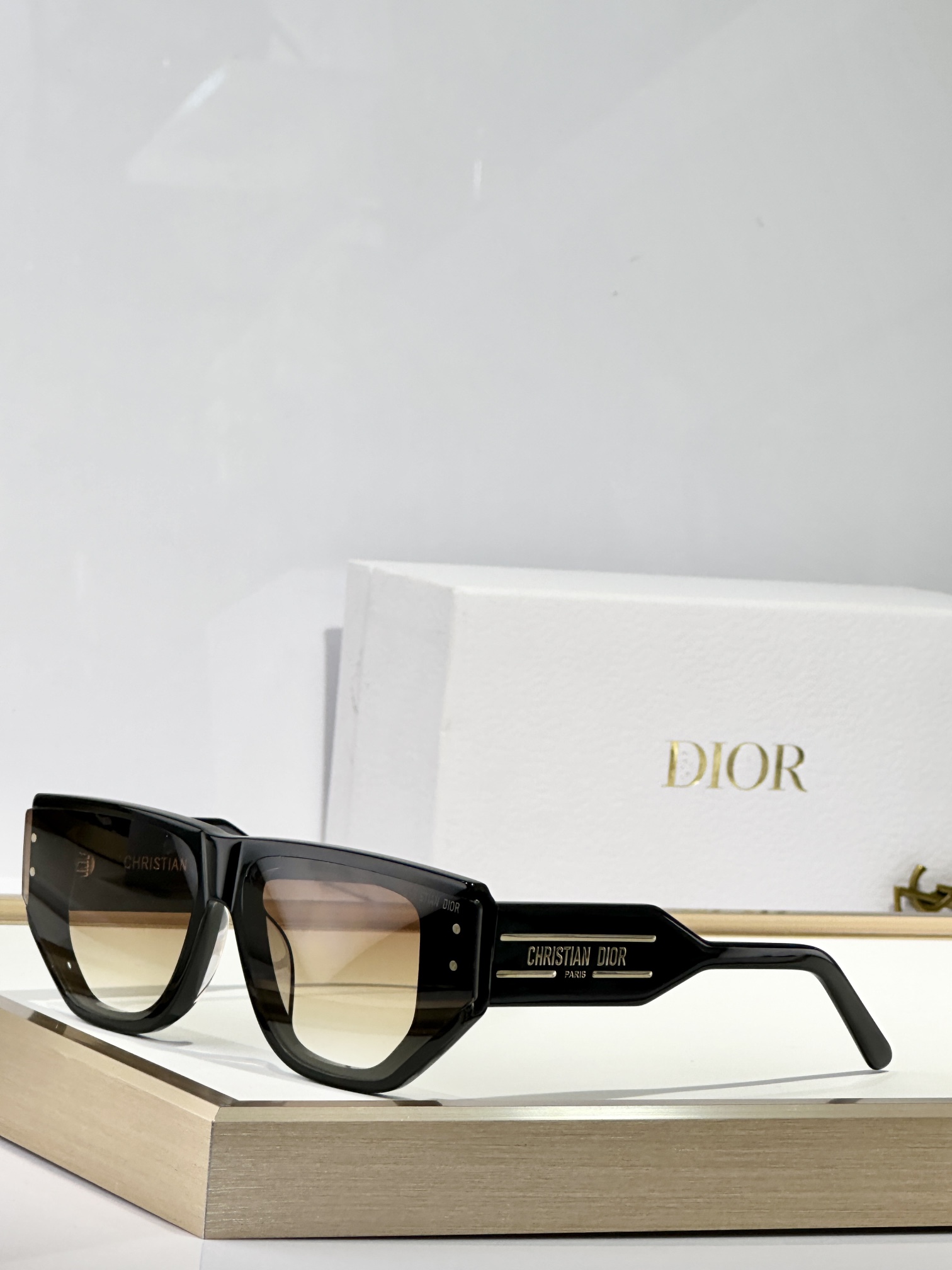 DIO*OVERSIZED MOD：DiorSignature S15FSize：66口13-140