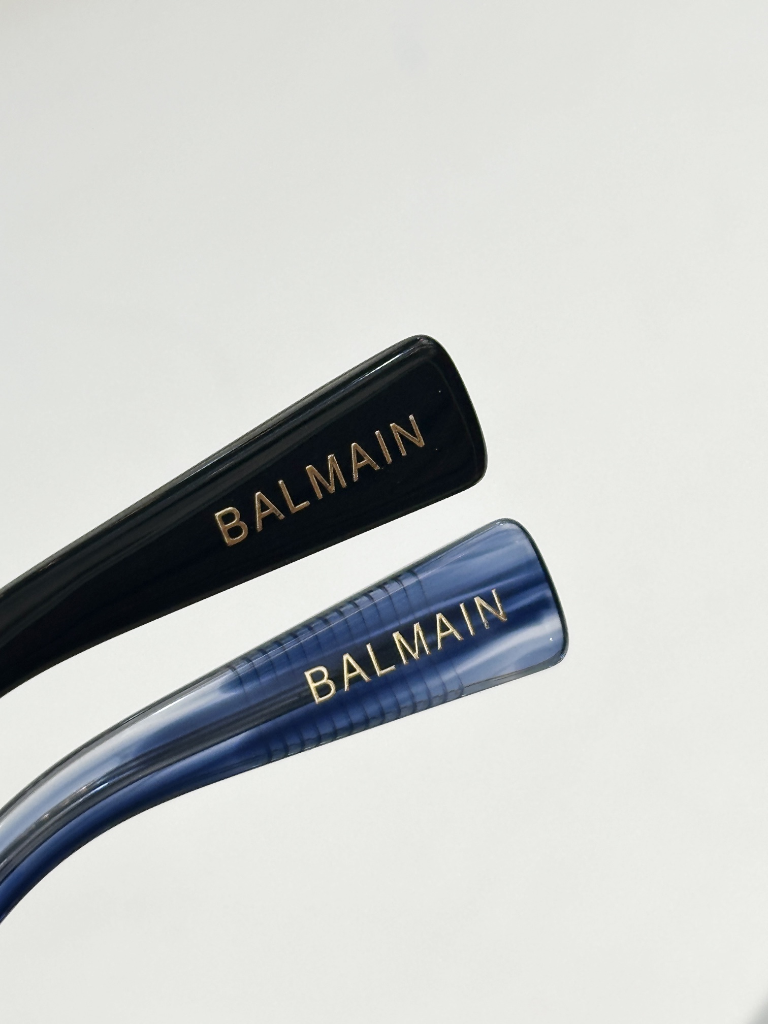  BALMAIN
MOD：AKONI
Size：56口21 140
