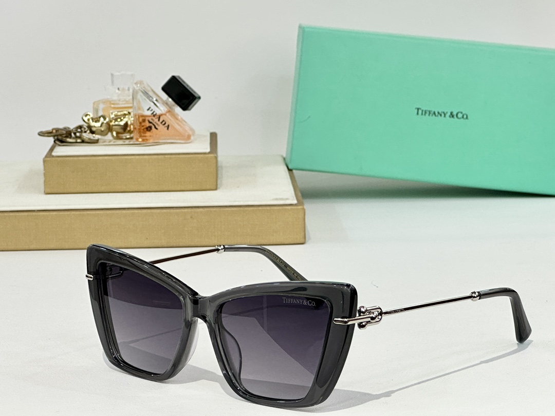  TIFFANY&Co.
MODEL：TF4210
SIZE：55口18-140
