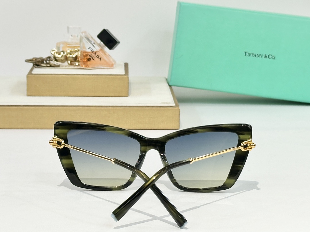  TIFFANY&Co.
MODEL：TF4210
SIZE：55口18-140
