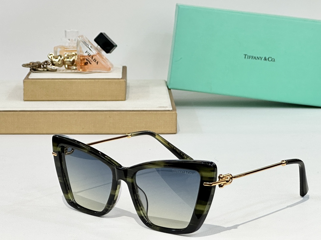  TIFFANY&Co.
MODEL：TF4210
SIZE：55口18-140
