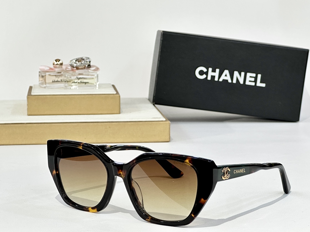  CHANEL
MOD：5488-H
Size：55口18 145

