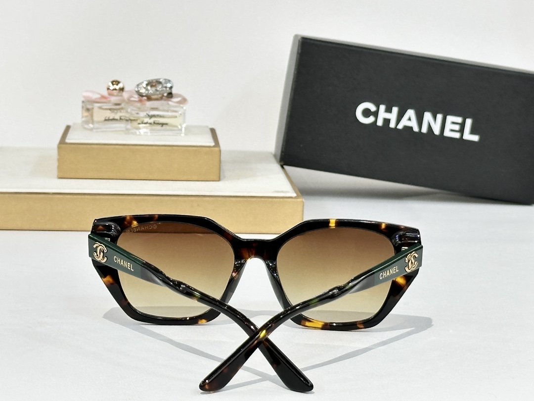  CHANEL
MOD：5488-H
Size：55口18 145
