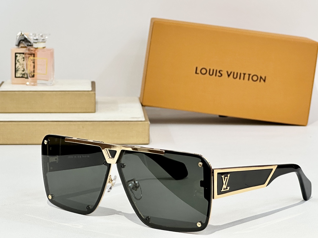  LOUIS VUITTO*
MOD：Z2615U
Size70口13 150
