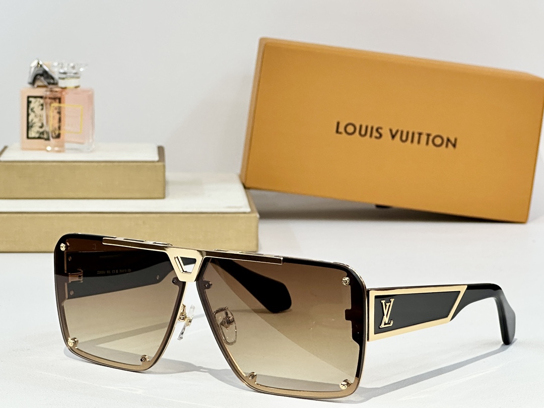  LOUIS VUITTO*
MOD：Z2615U
Size70口13 150
