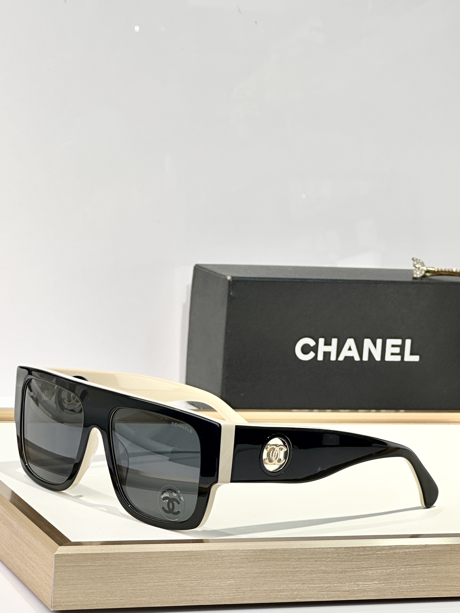  CHANEL
MOD：5549
Size：55口18 148
