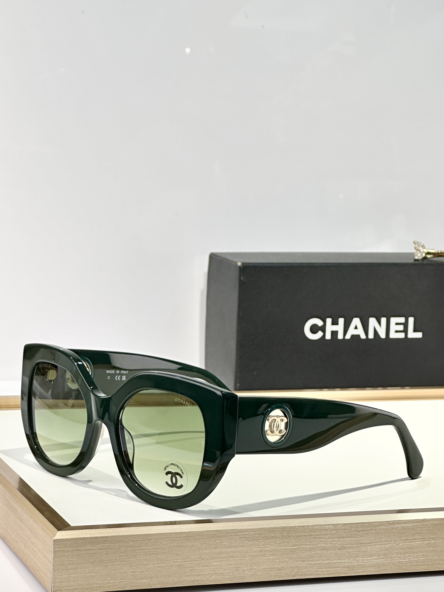  CHANEL
MOD：5550
Size：54口21 147
