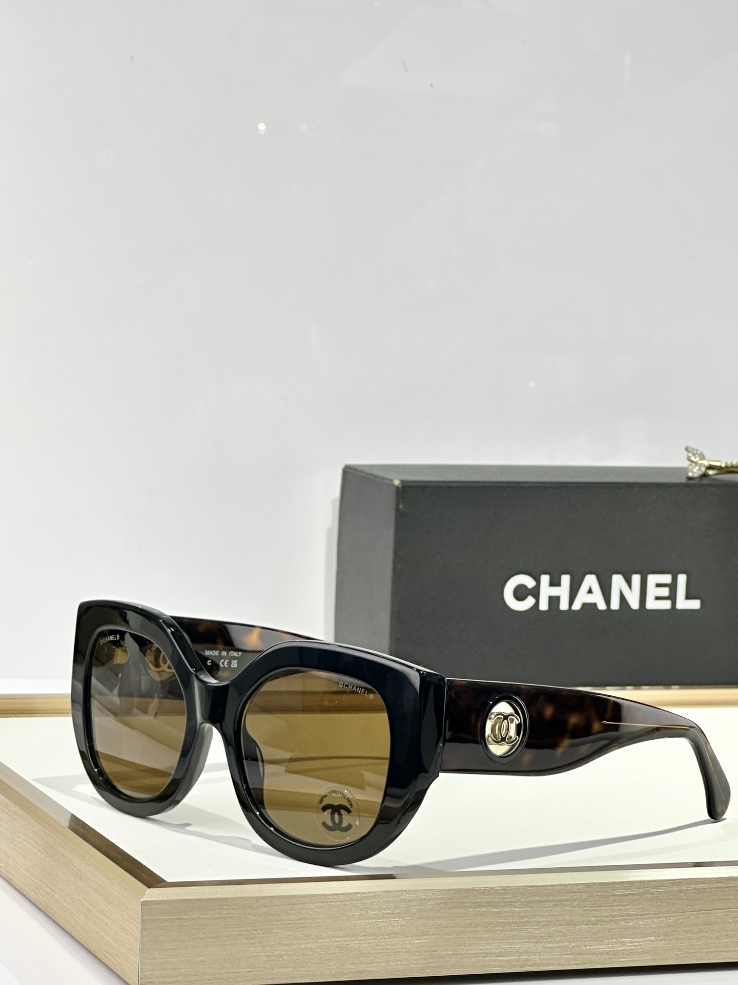  CHANEL
MOD：5550
Size：54口21 147
