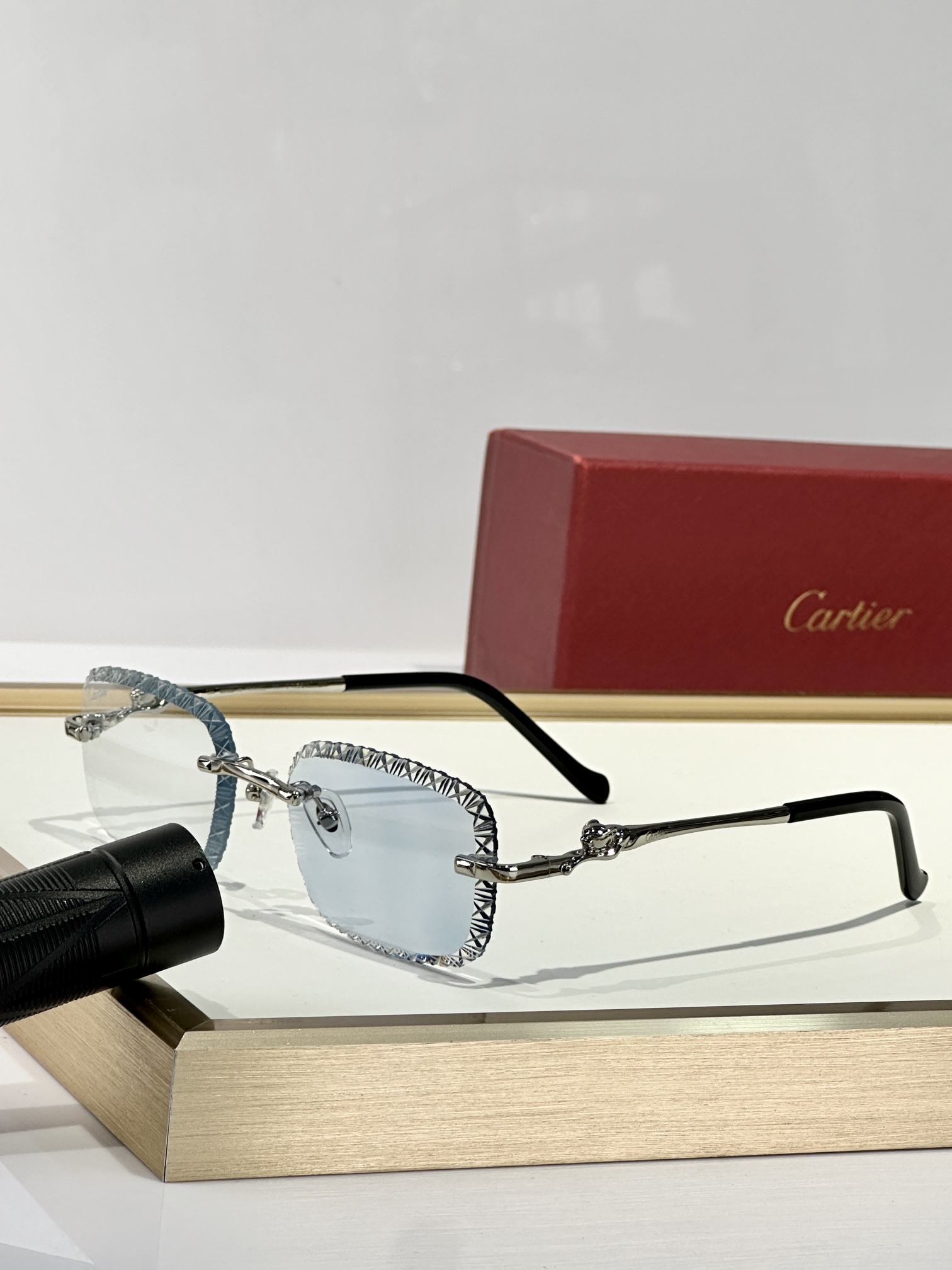  Cartier
MOD：CT0695S
Size：56口17 143
