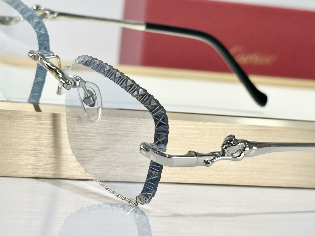  Cartier
MOD：CT0695S
Size：56口17 143
