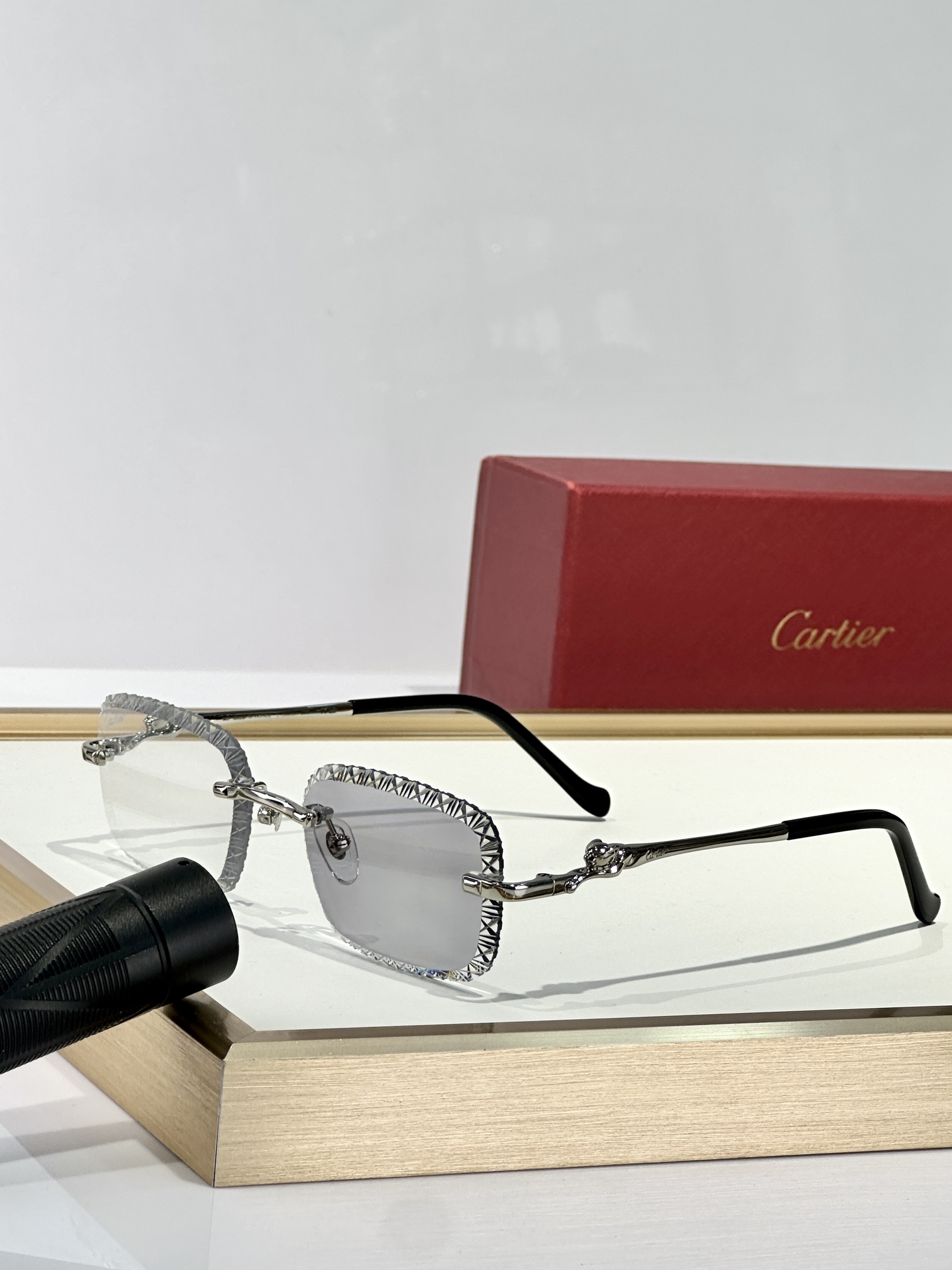  Cartier
MOD：CT0695S
Size：56口17 143
