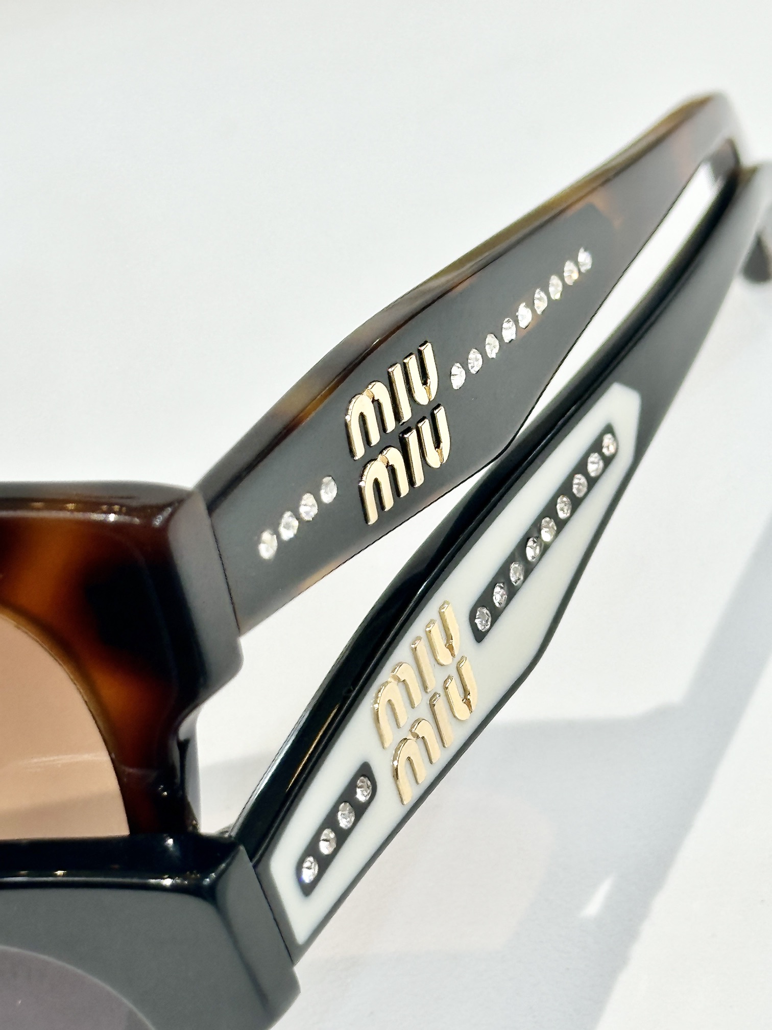  MIU MI*
MOD：Smu70w
Size：53口21-145
