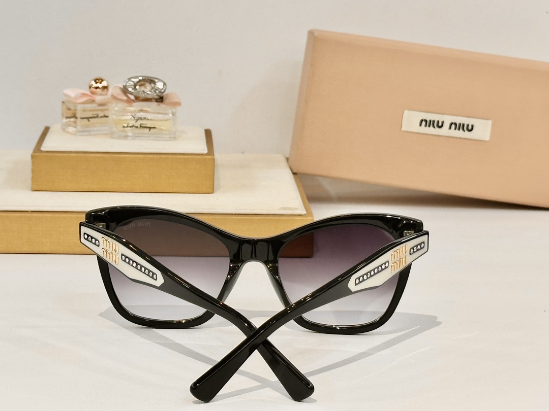  MIU MI*
MOD：Smu70w
Size：53口21-145

