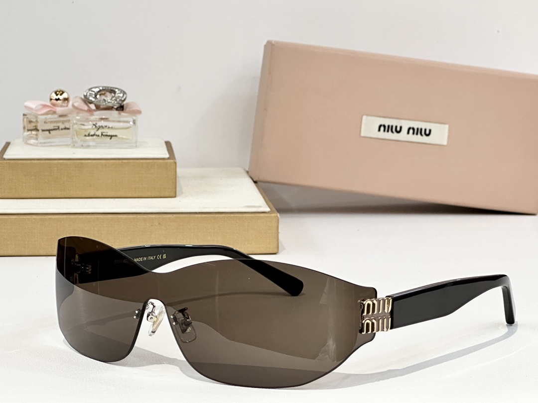  MIU MI*
MOD：Smu69w
Size：66口17-135
