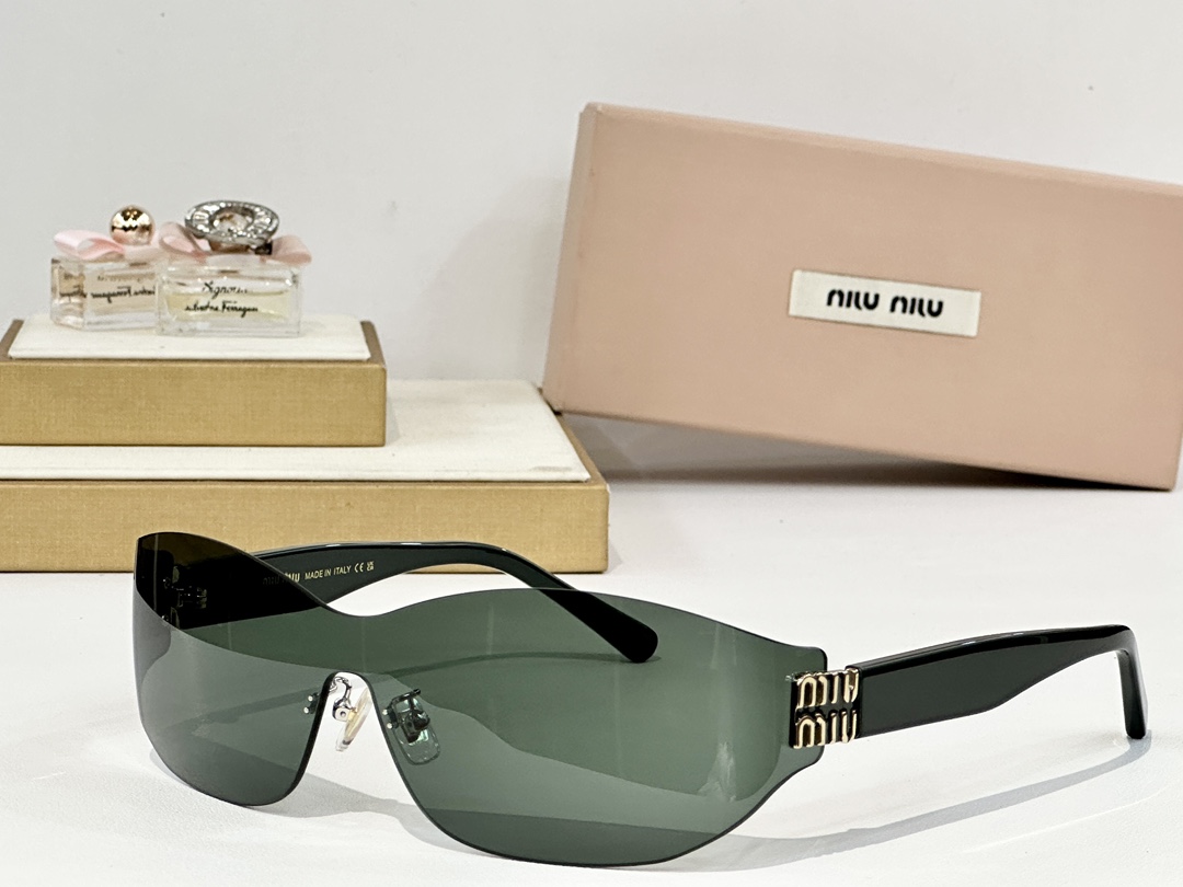  MIU MI*
MOD：Smu69w
Size：66口17-135

