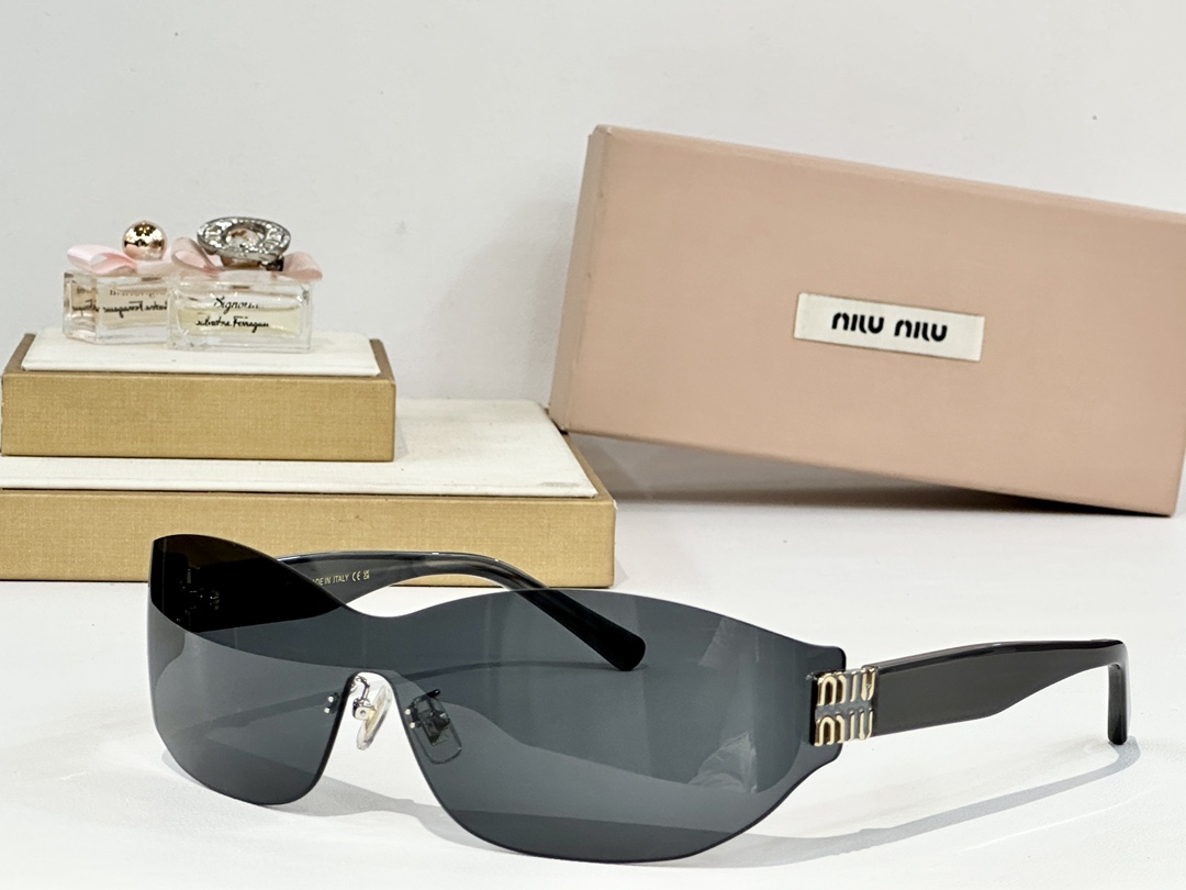  MIU MI*
MOD：Smu69w
Size：66口17-135
