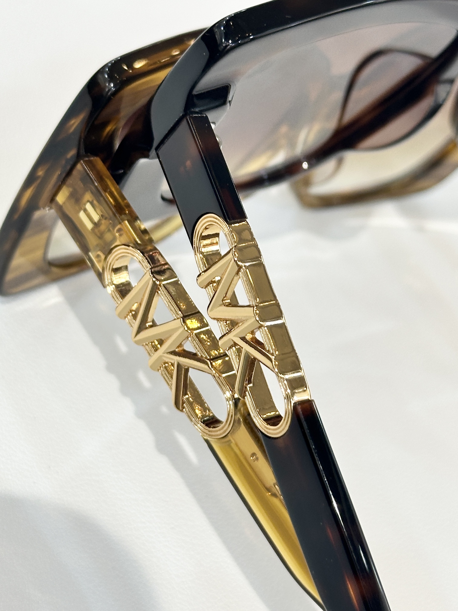  MICHAEL KORS
MOD：MK 2213
Size：57口18 143
