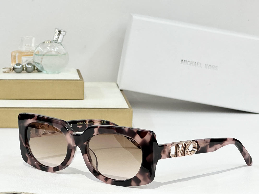  MICHAEL KORS
MOD：MK 2215
Size：53口19 143
