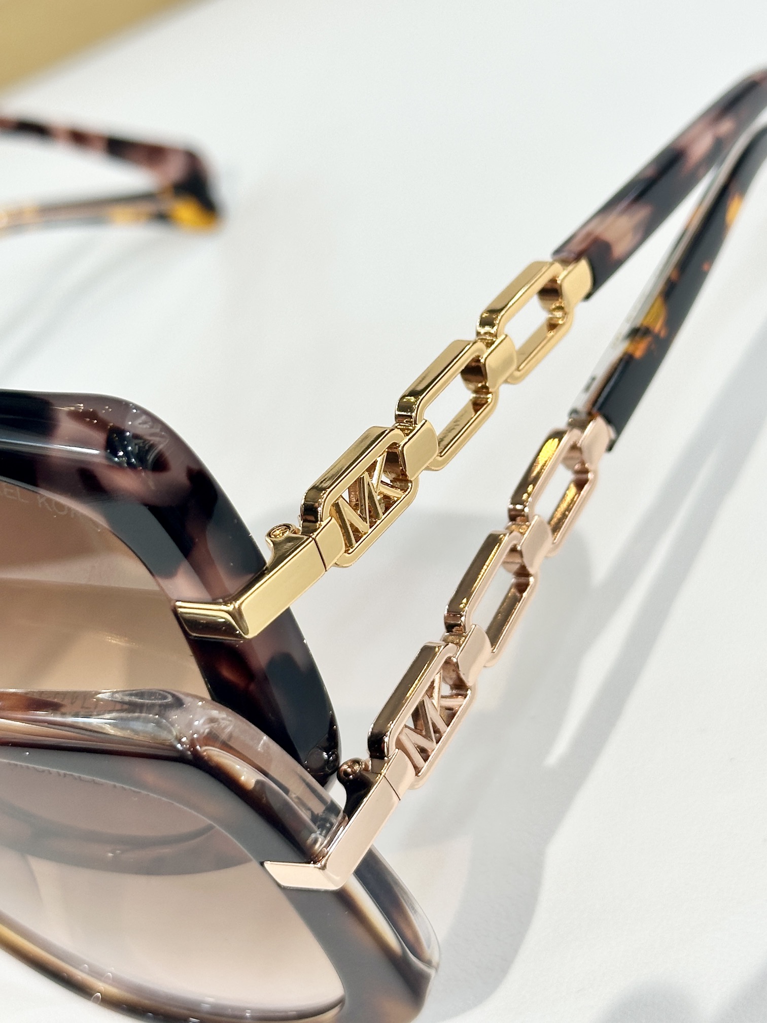  MICHAEL KORS
MOD：MK 2177
Size：56口19 140

