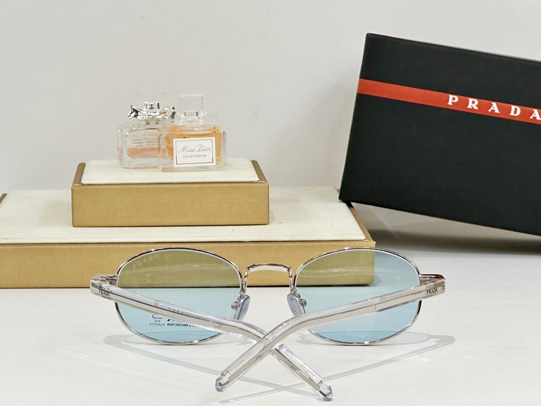 PRADA
Mod：SPRB53
Size：52口21-145

变色：