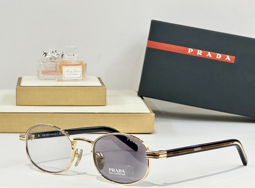 PRADA
Mod：SPRB53
Size：52口21-145

变色：