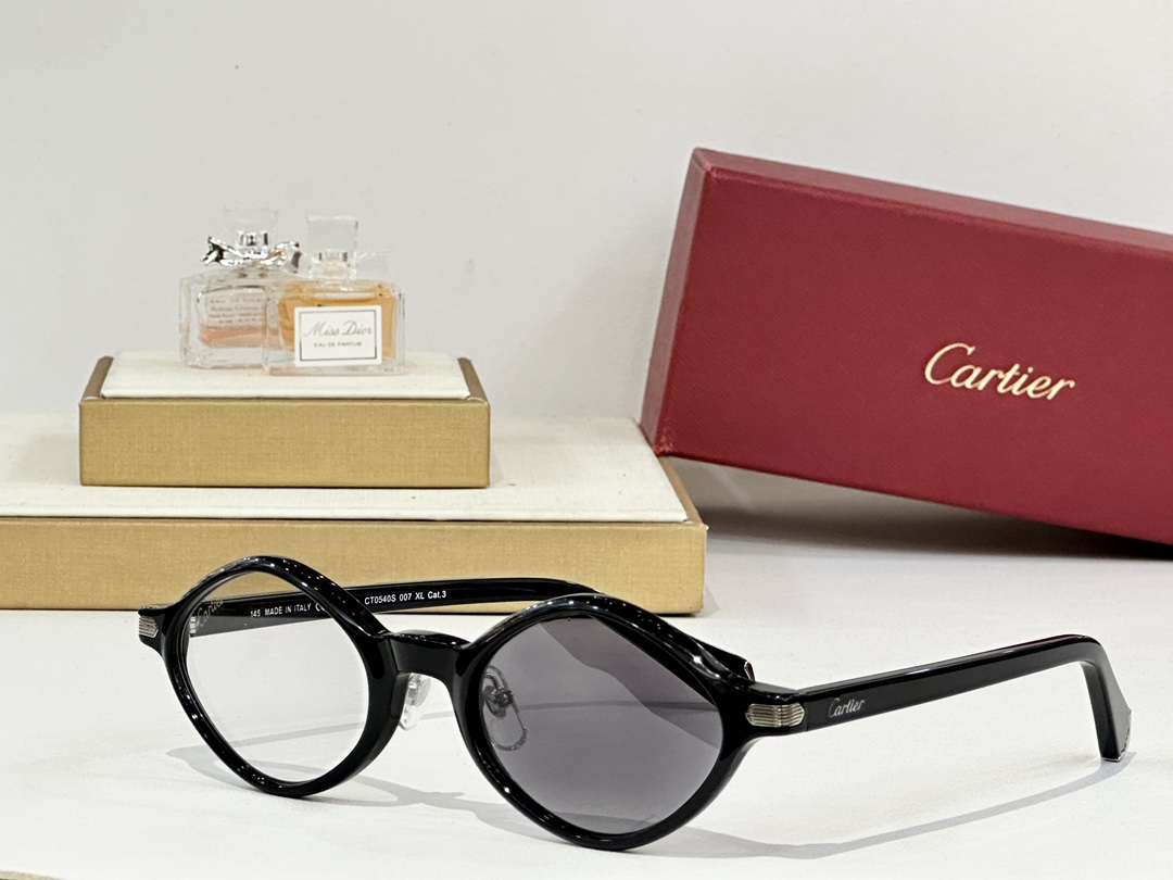Cartier
MOD：CT0540S
Size：145

变色：