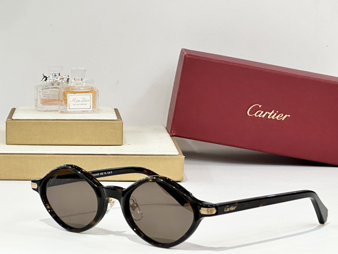 Cartier
MOD：CT0540S
Size：145

变色：