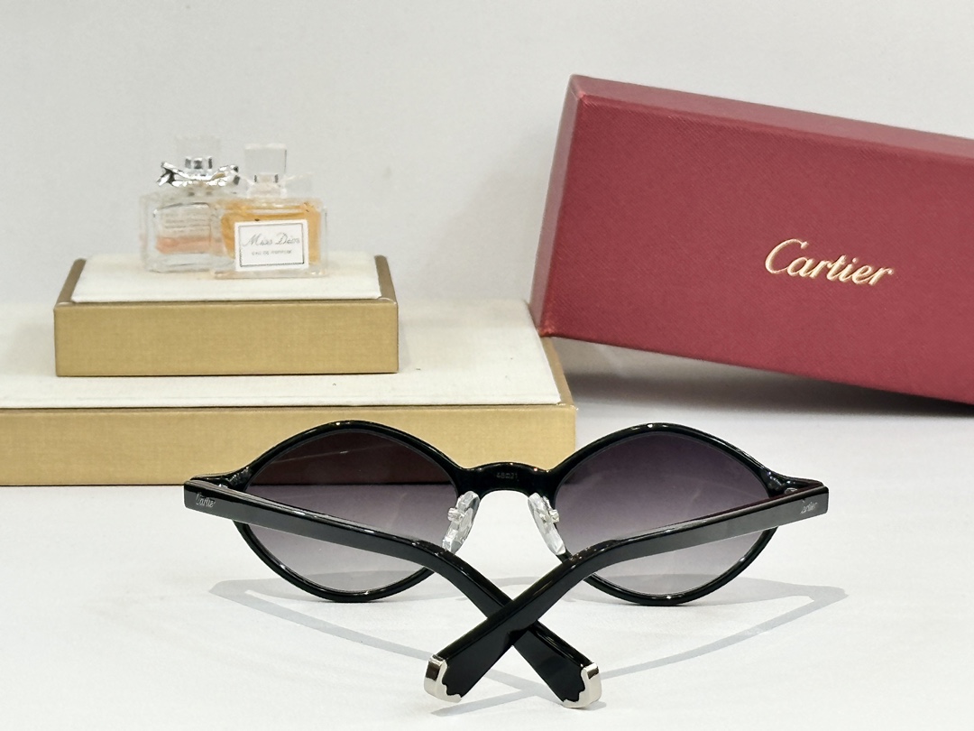 Cartier
MOD：CT0540S
Size：145

变色：